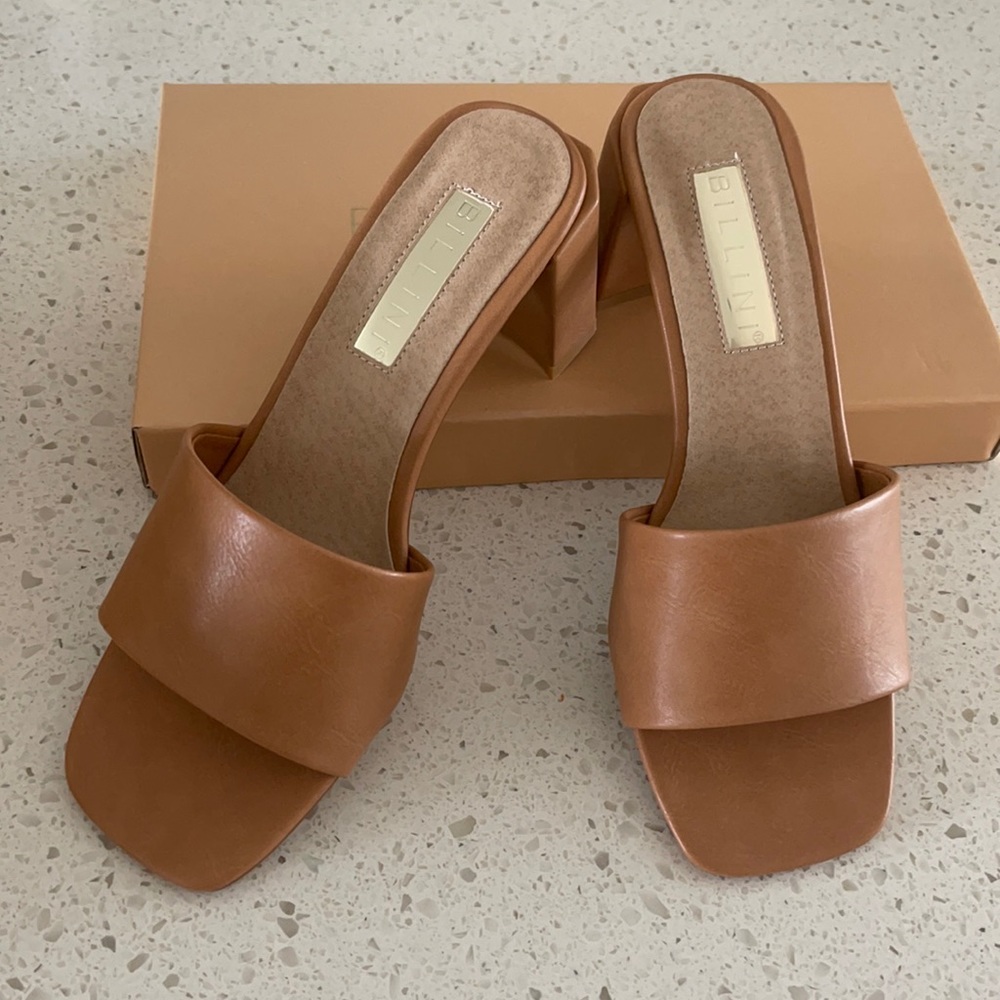 Billini Lennox Block heel sandals,SugarBrown size5